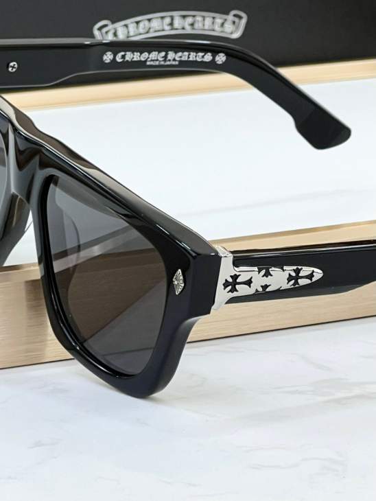 Picture of Chrome Hearts Sunglasses _SKUfw66635017fw